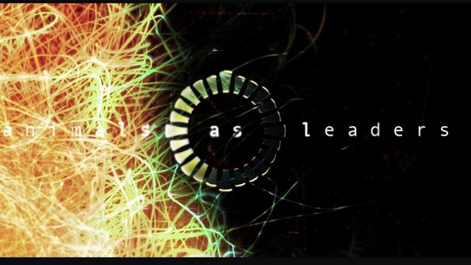 邻居家小孩来敲门问WiFi密码，告诉他之后，他竟然几部手机电视全用上。你说该怎么办？